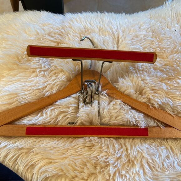 Vintage Nevco Lord wooden hanger with accessory bottom hanger - Picture 3 of 5